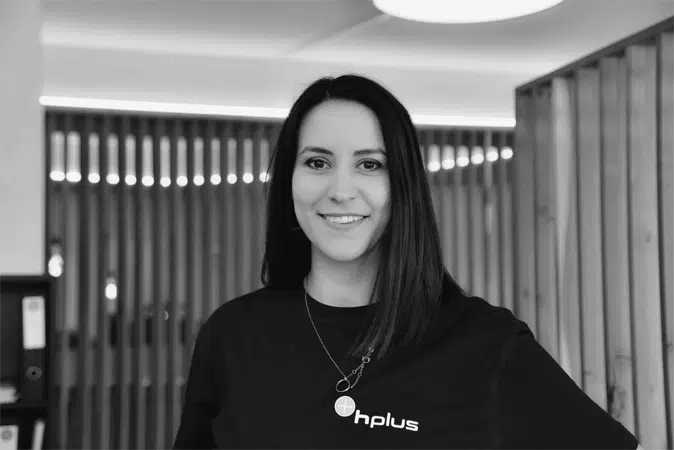 Alexandra Dietschweiler Projektleiterin bei hplus gmbh Messebau und Livekommunikation